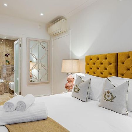 Chic Belgravia Hideaway With Private Patio 10 Mins To Harrods 런던 외부 사진