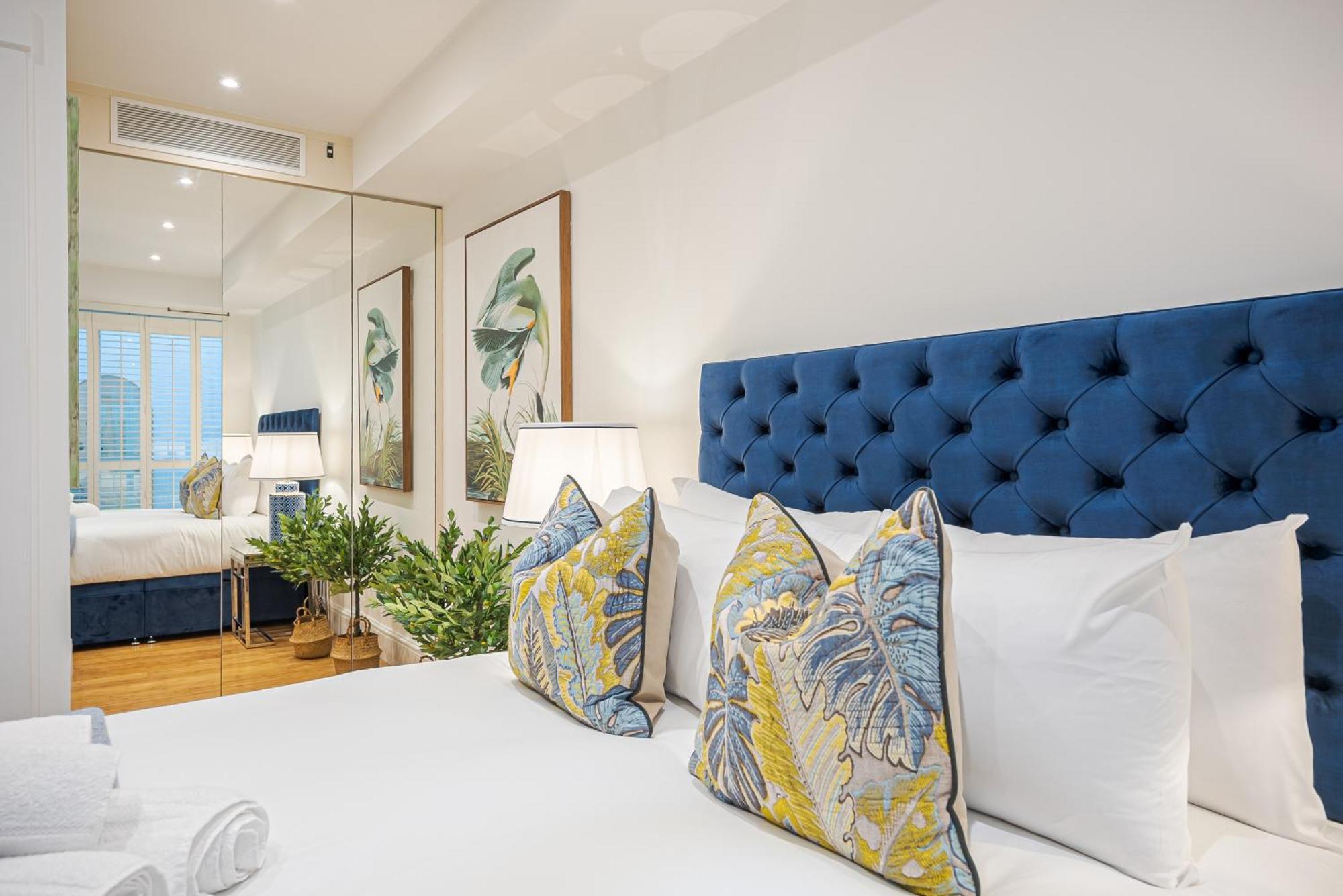 Chic Belgravia Hideaway With Private Patio 10 Mins To Harrods 런던 외부 사진