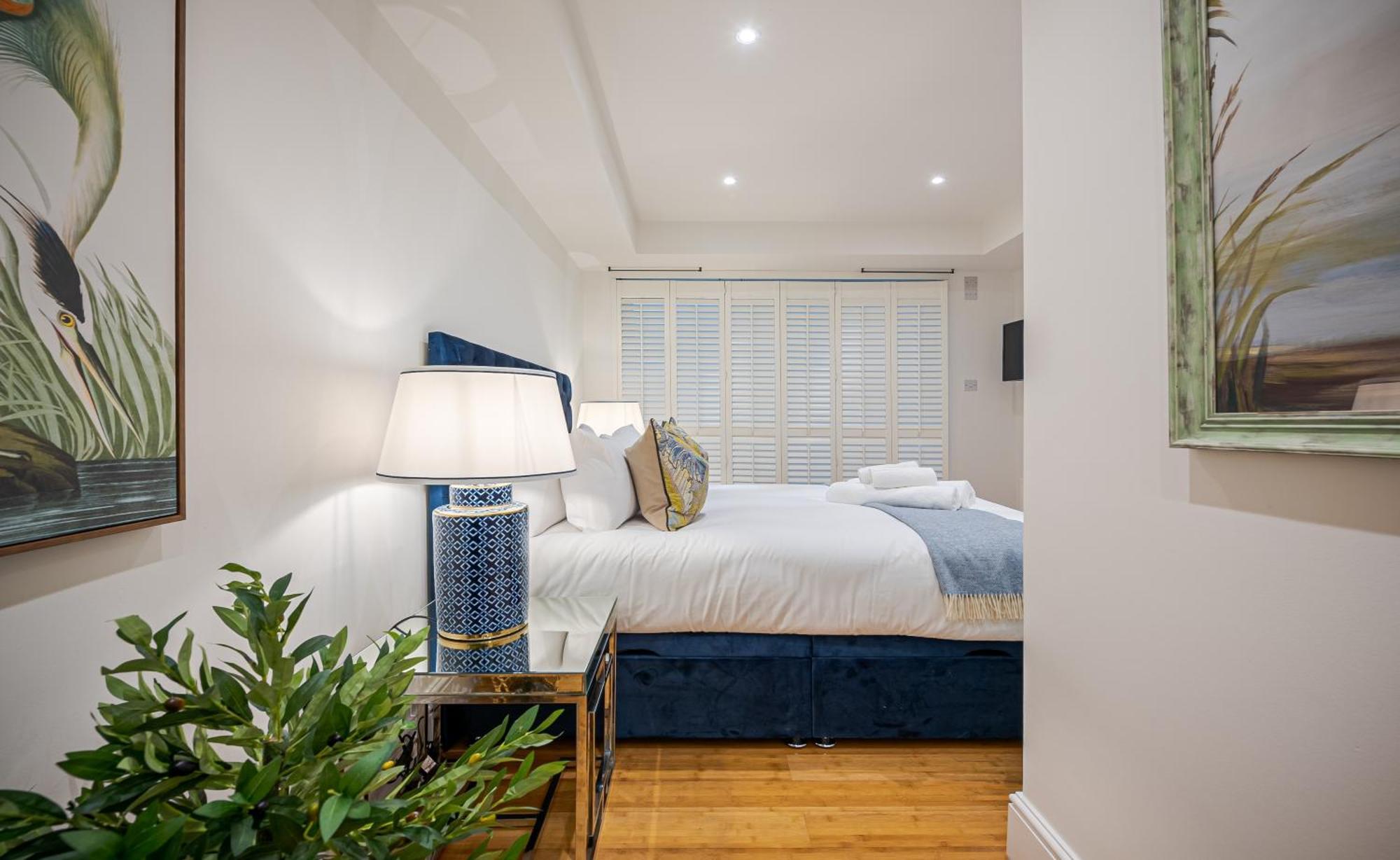 Chic Belgravia Hideaway With Private Patio 10 Mins To Harrods 런던 외부 사진