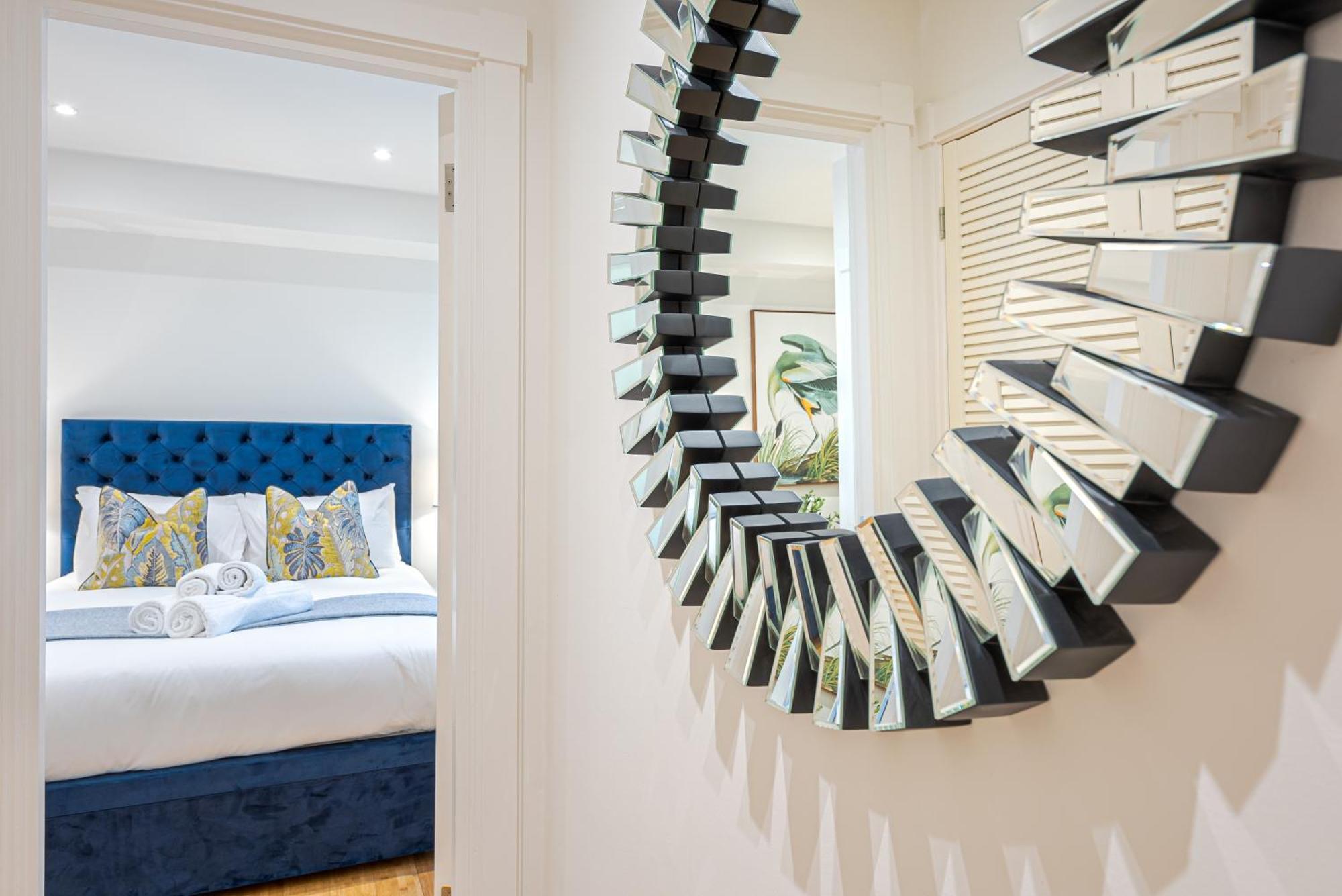 Chic Belgravia Hideaway With Private Patio 10 Mins To Harrods 런던 외부 사진