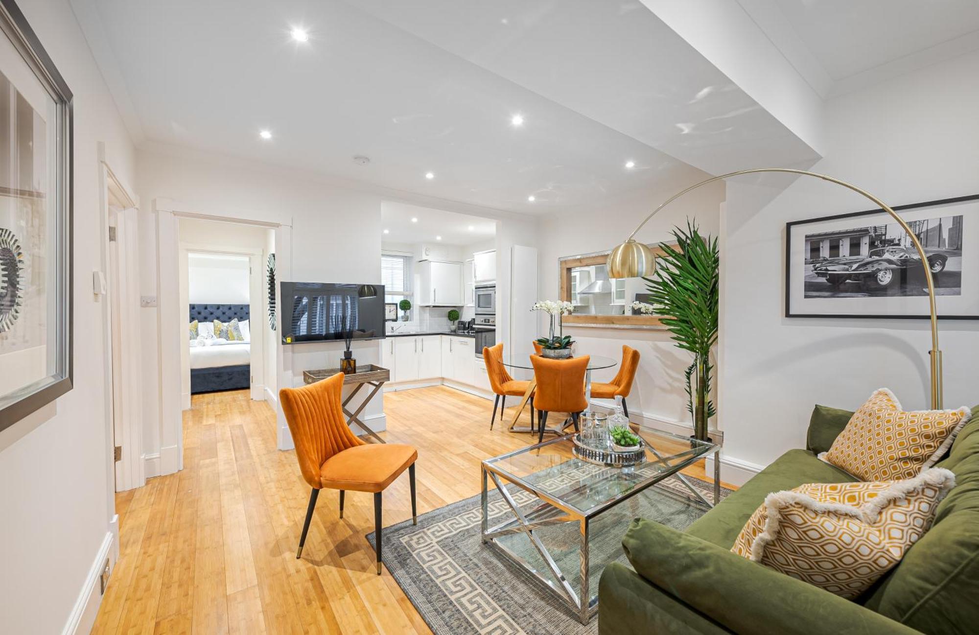 Chic Belgravia Hideaway With Private Patio 10 Mins To Harrods 런던 외부 사진