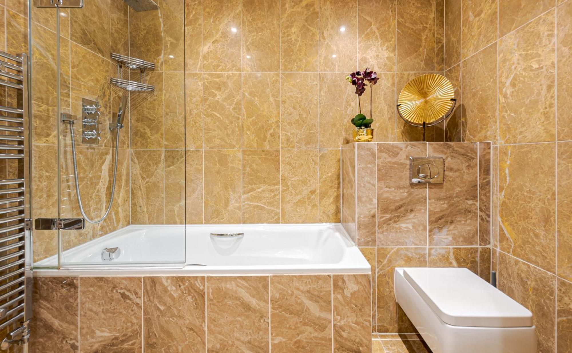 Chic Belgravia Hideaway With Private Patio 10 Mins To Harrods 런던 외부 사진