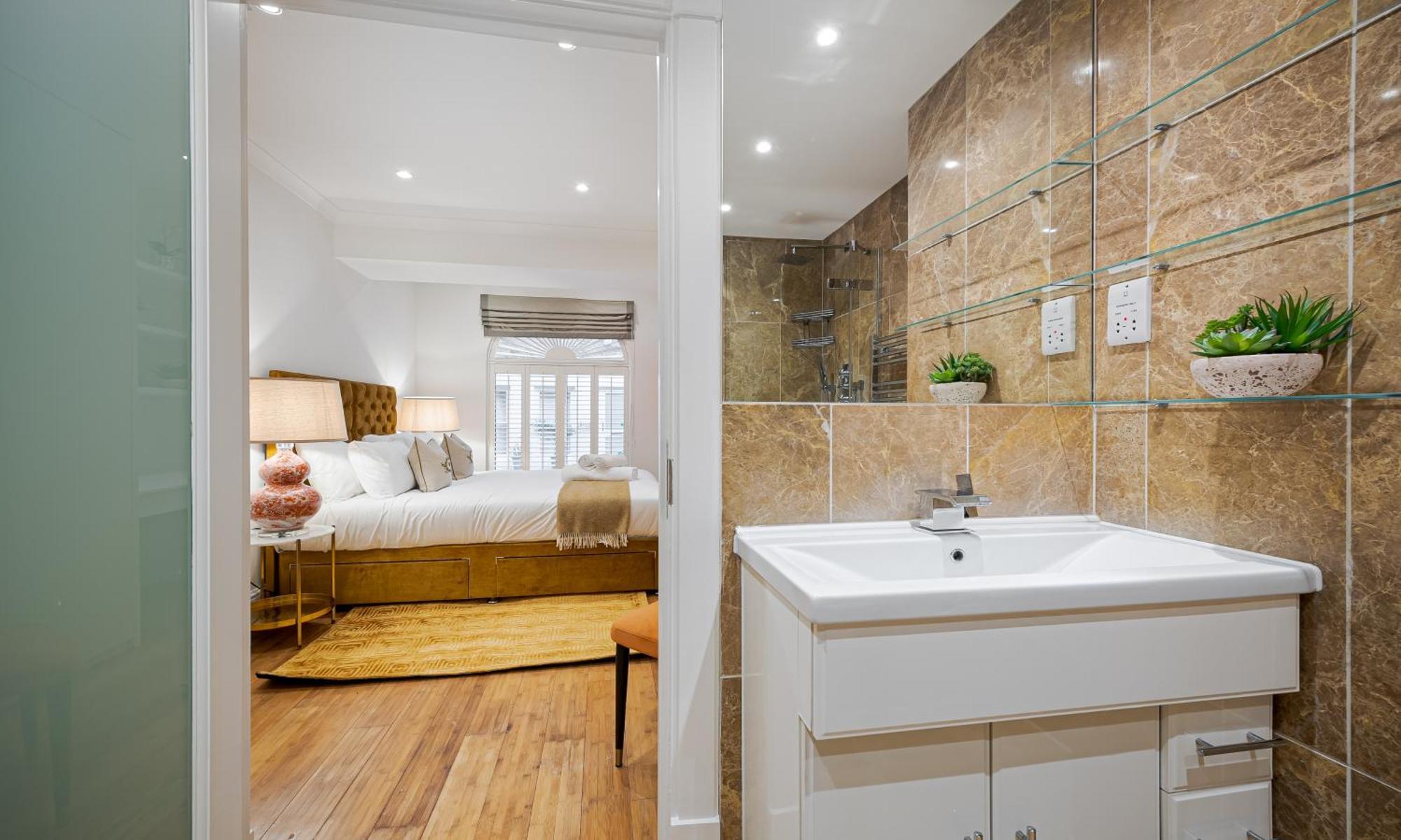 Chic Belgravia Hideaway With Private Patio 10 Mins To Harrods 런던 외부 사진